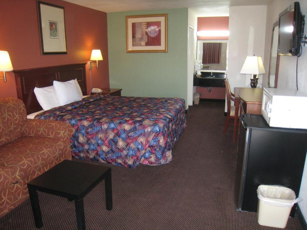 Motel 8 Maricopa Bagian luar foto