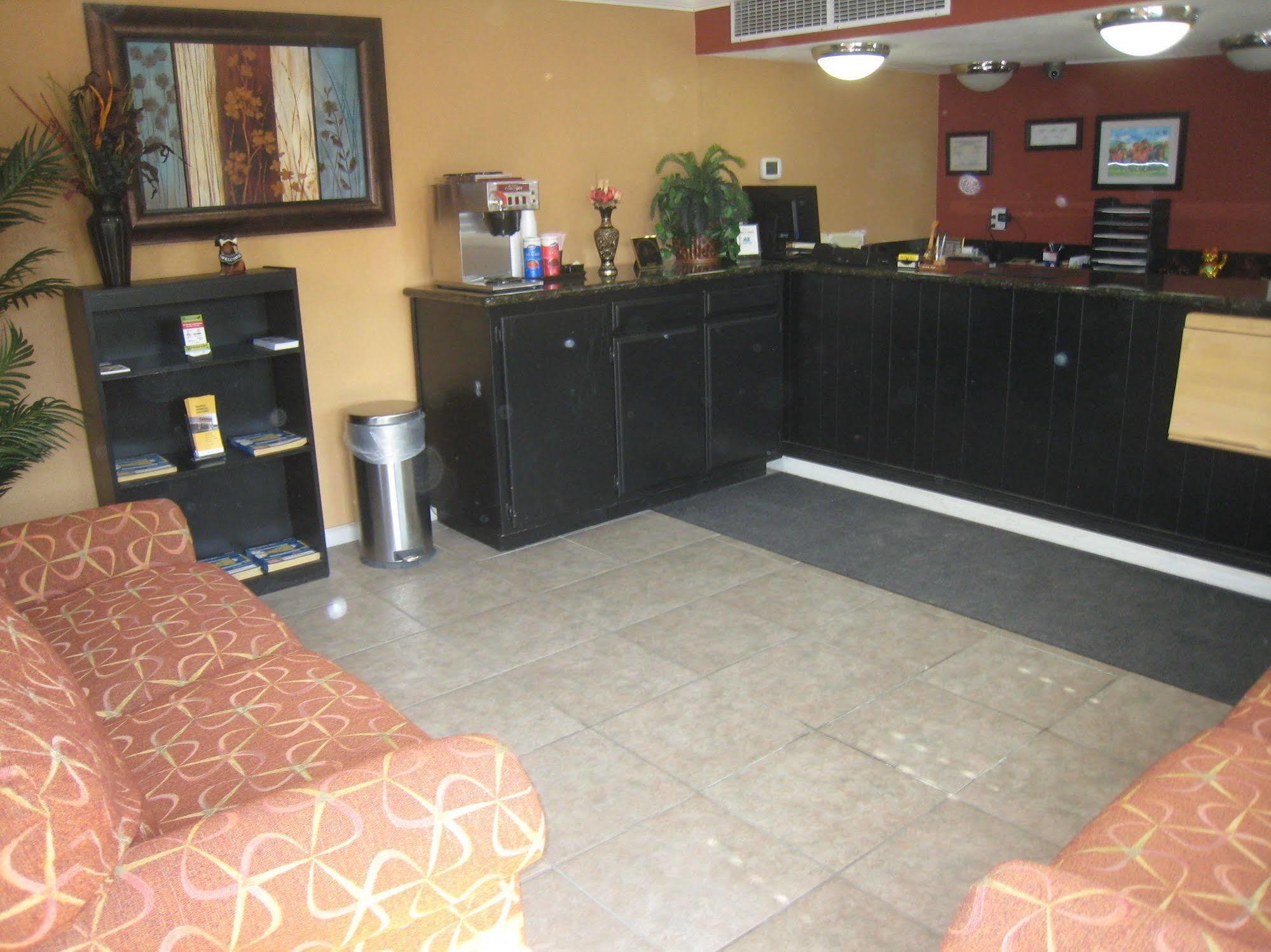 Motel 8 Maricopa Bagian luar foto