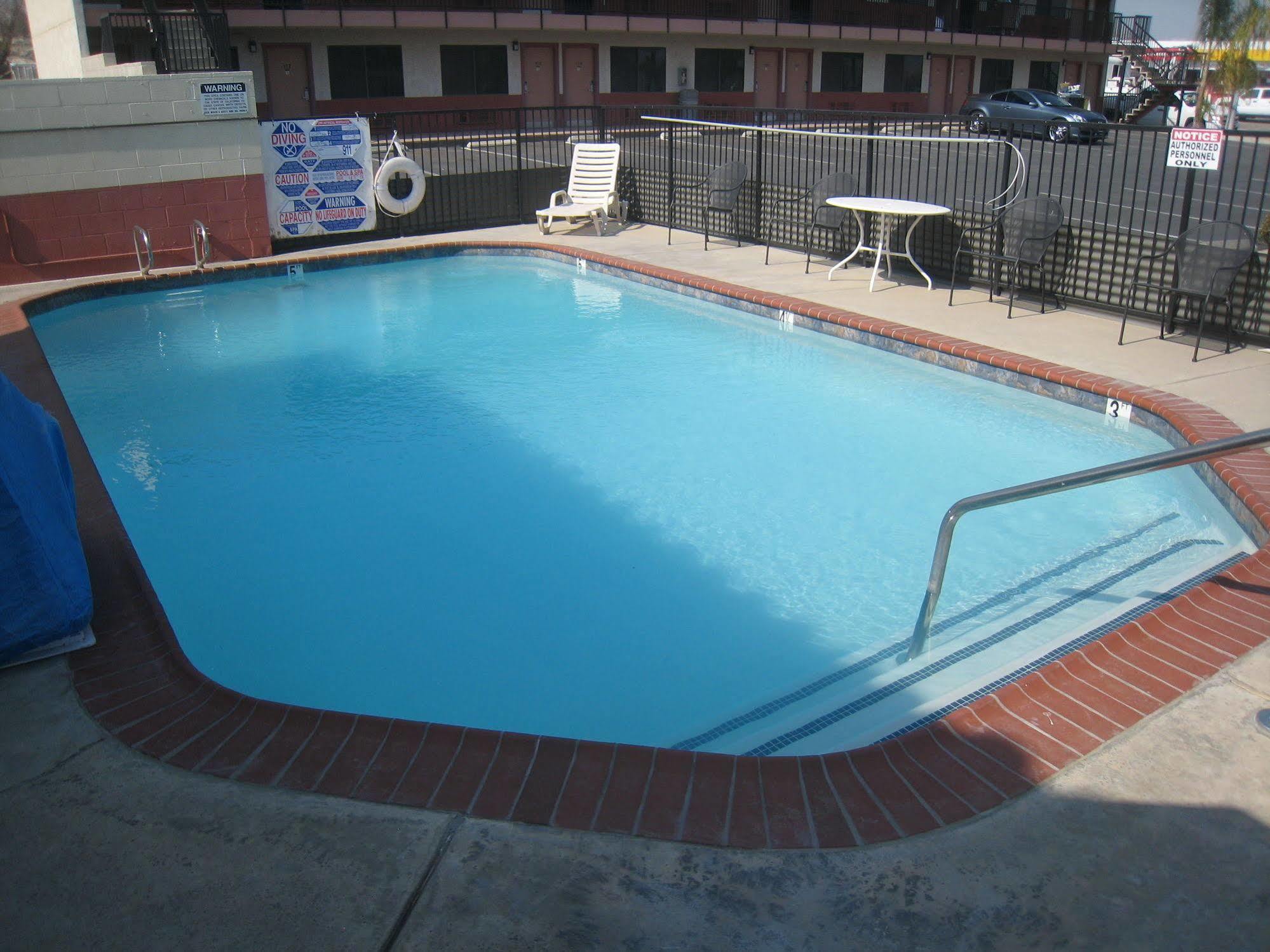 Motel 8 Maricopa Bagian luar foto