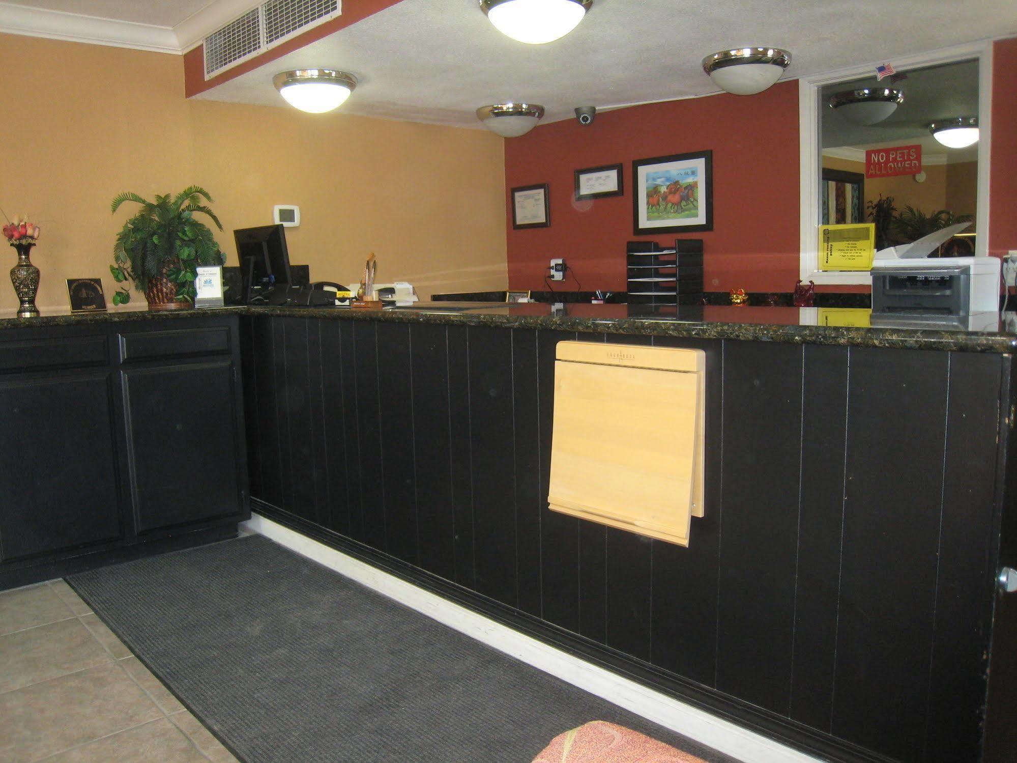 Motel 8 Maricopa Bagian luar foto