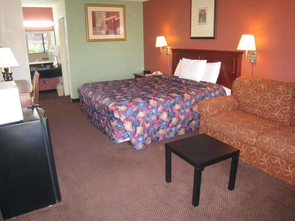Motel 8 Maricopa Bagian luar foto