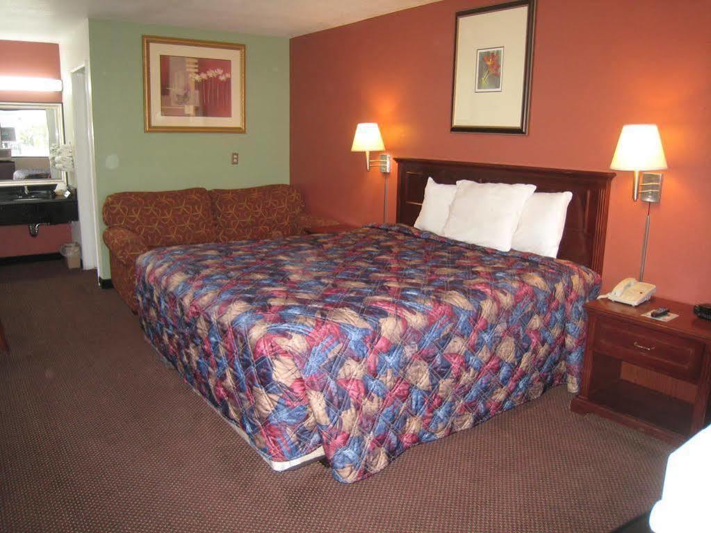 Motel 8 Maricopa Bagian luar foto